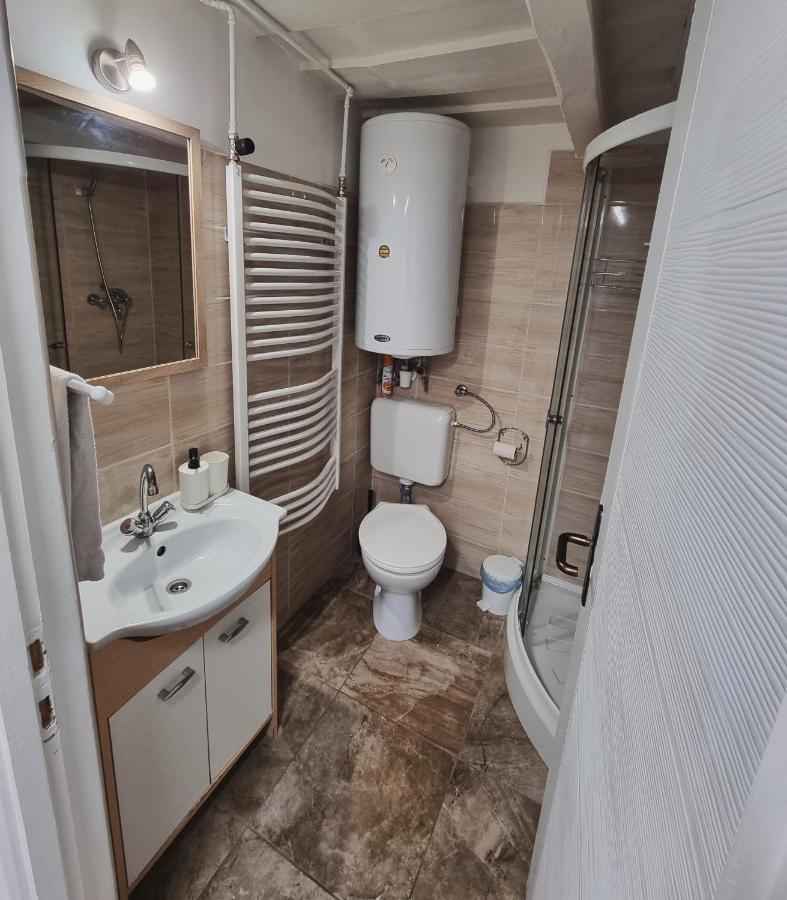 דירות Gyöngyös Gyongy Apartmanhazak מראה חיצוני תמונה