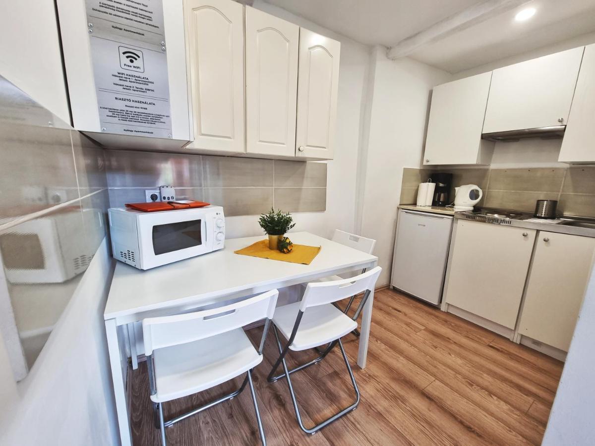 דירות Gyöngyös Gyongy Apartmanhazak מראה חיצוני תמונה
