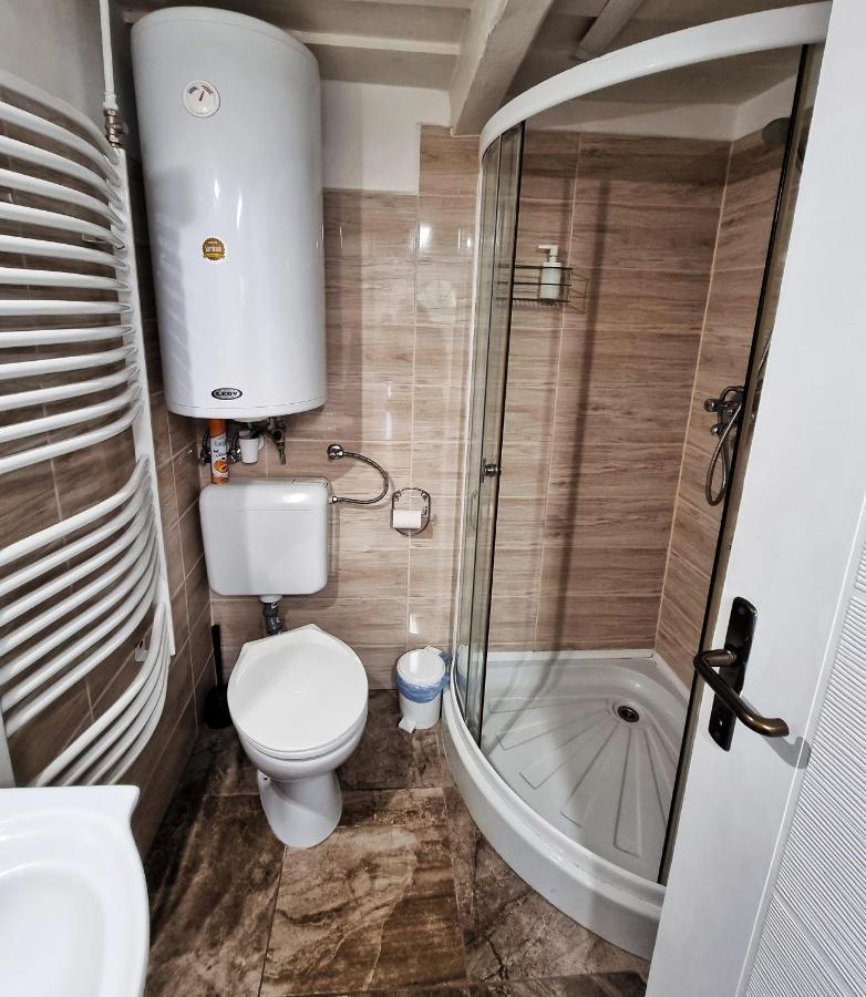 דירות Gyöngyös Gyongy Apartmanhazak מראה חיצוני תמונה