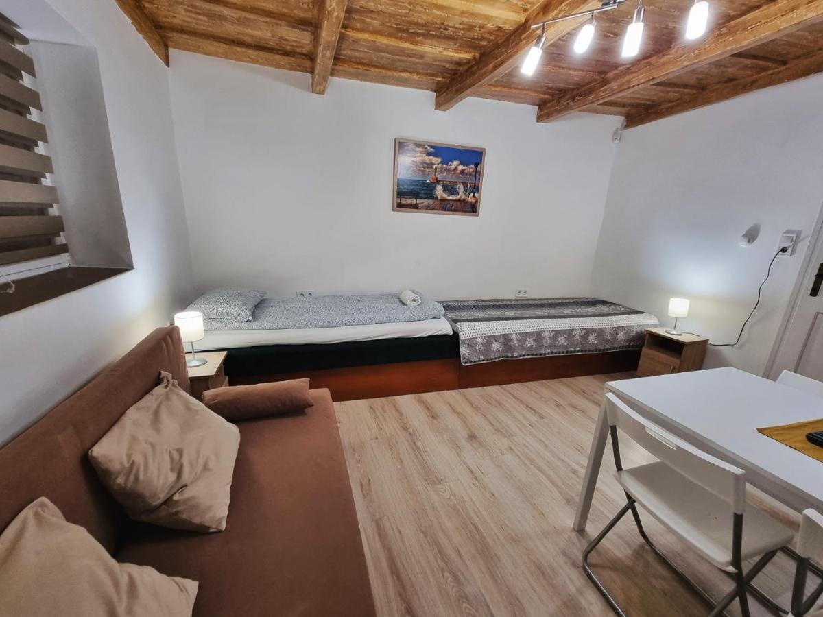דירות Gyöngyös Gyongy Apartmanhazak מראה חיצוני תמונה